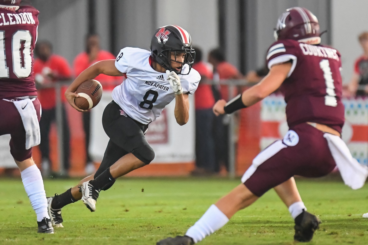 Mississippi high school football: Noxapater High School's Nanih Waiya runs for a gain